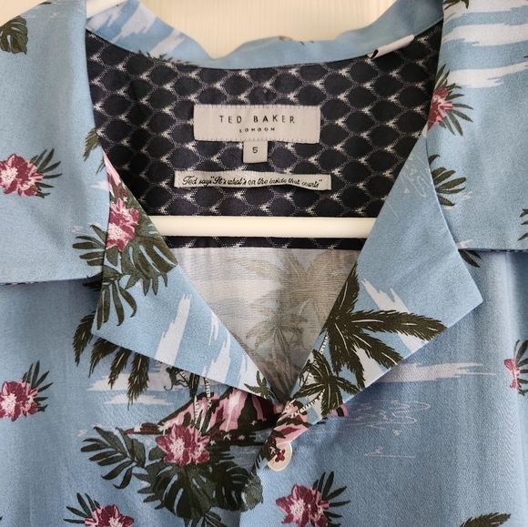 Ted Baker Shirt Men's Hawaiian Volcano Button-Up Short Sleeve Size 5 (XL) - Picture 3 of 7